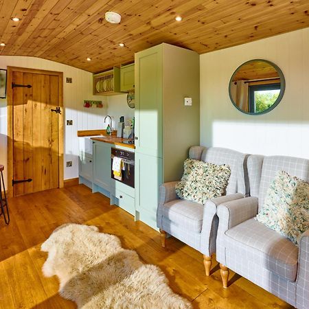 فندق Abberley Shepherds Hut - Ockeridge Rural Retreats Wichenford المظهر الخارجي الصورة