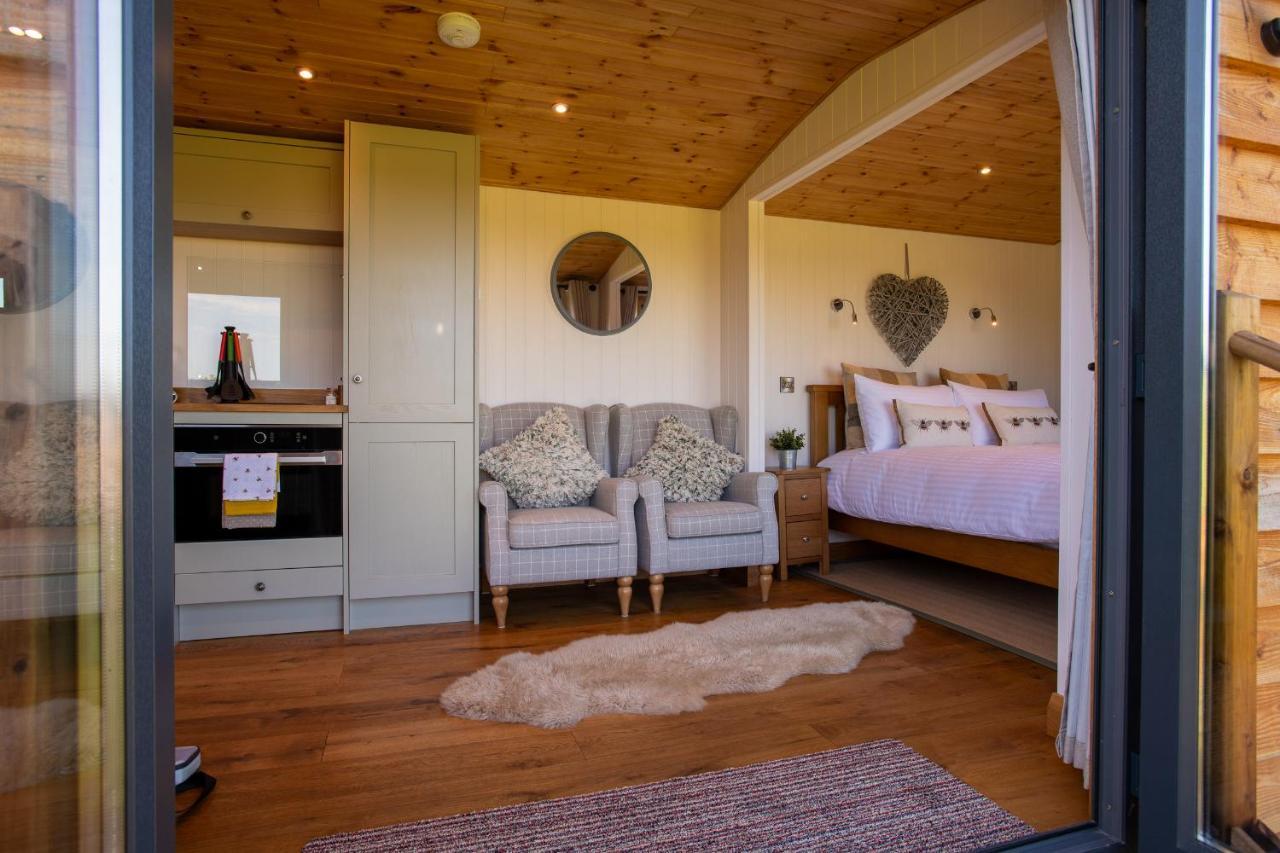 فندق Abberley Shepherds Hut - Ockeridge Rural Retreats Wichenford المظهر الخارجي الصورة