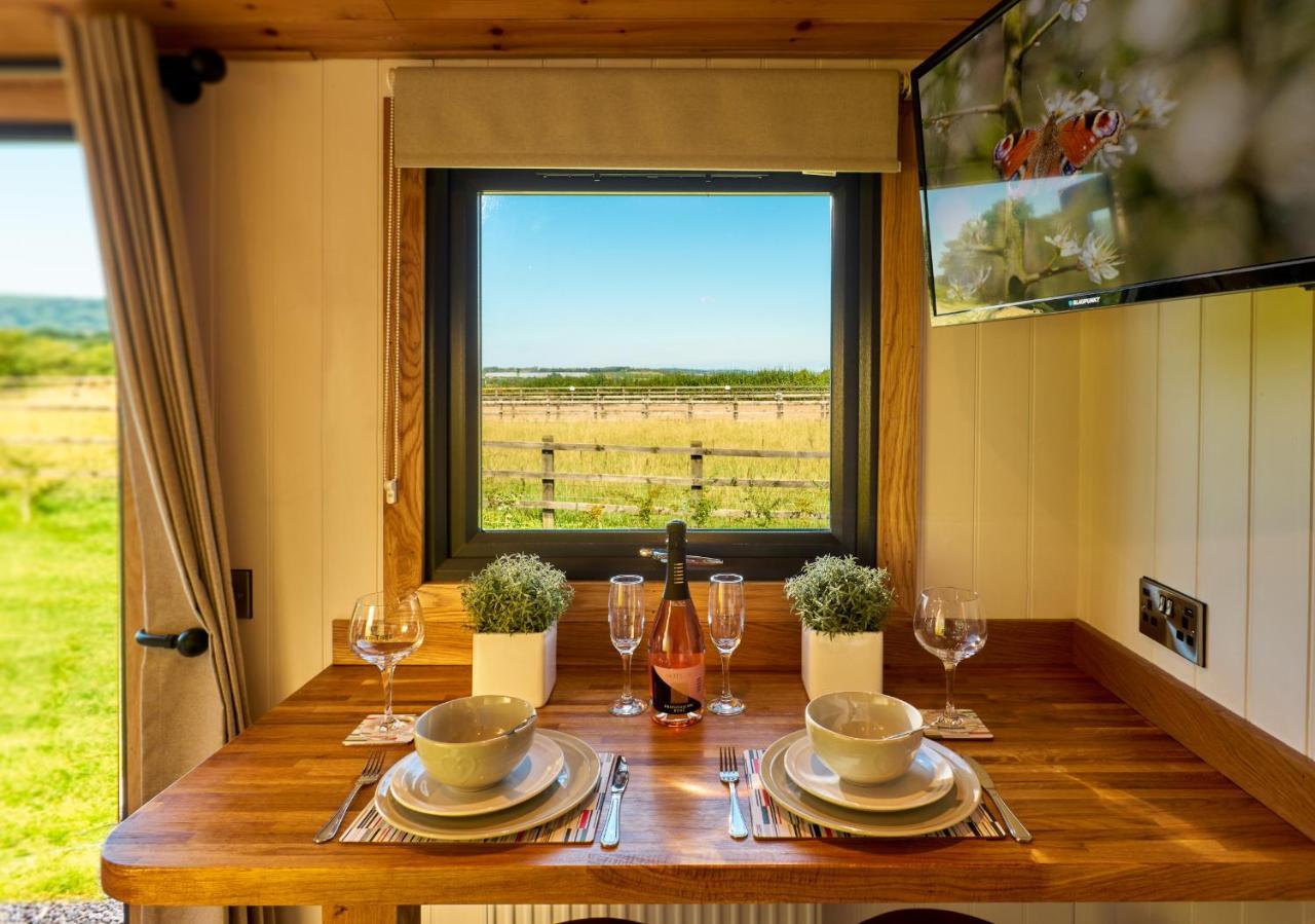 فندق Abberley Shepherds Hut - Ockeridge Rural Retreats Wichenford المظهر الخارجي الصورة