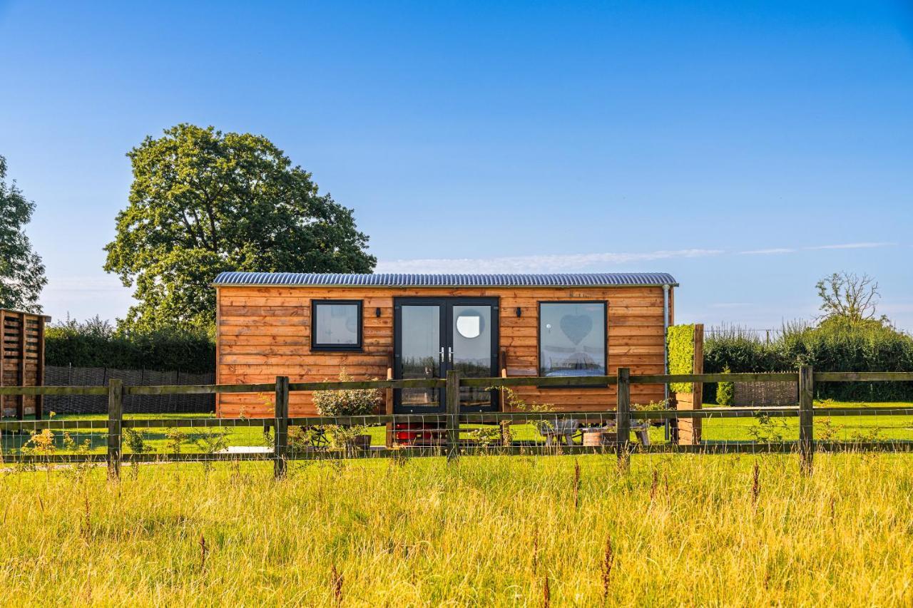 فندق Abberley Shepherds Hut - Ockeridge Rural Retreats Wichenford المظهر الخارجي الصورة