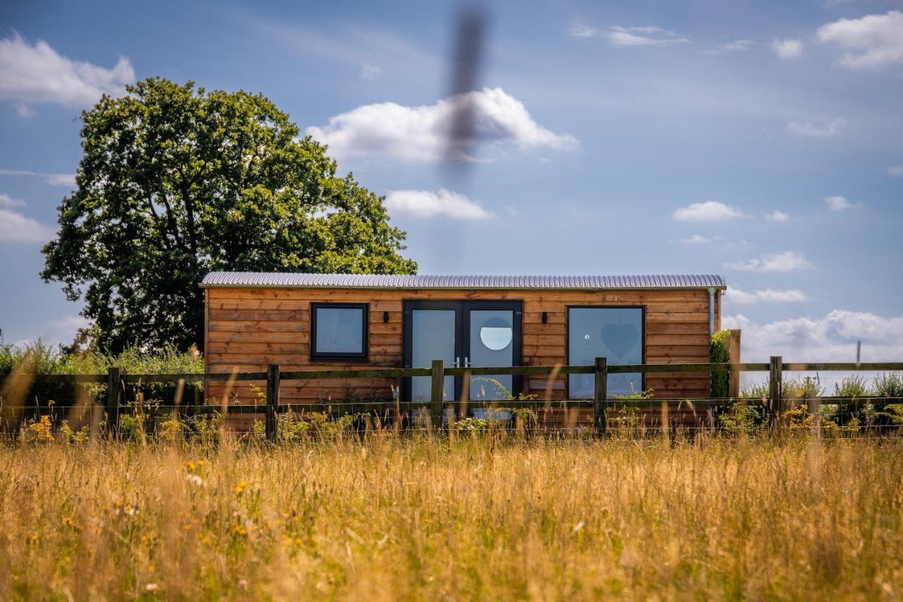 فندق Abberley Shepherds Hut - Ockeridge Rural Retreats Wichenford المظهر الخارجي الصورة