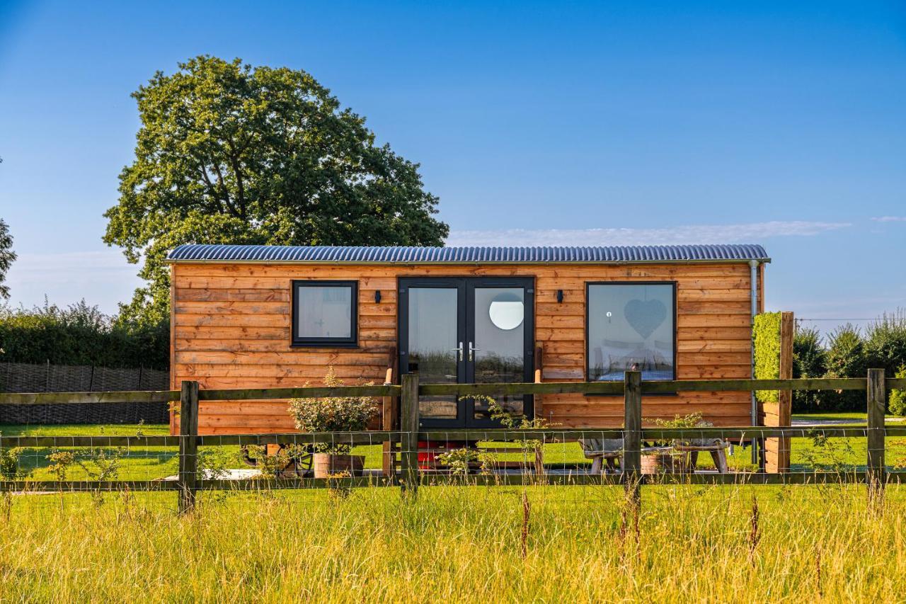 فندق Abberley Shepherds Hut - Ockeridge Rural Retreats Wichenford المظهر الخارجي الصورة