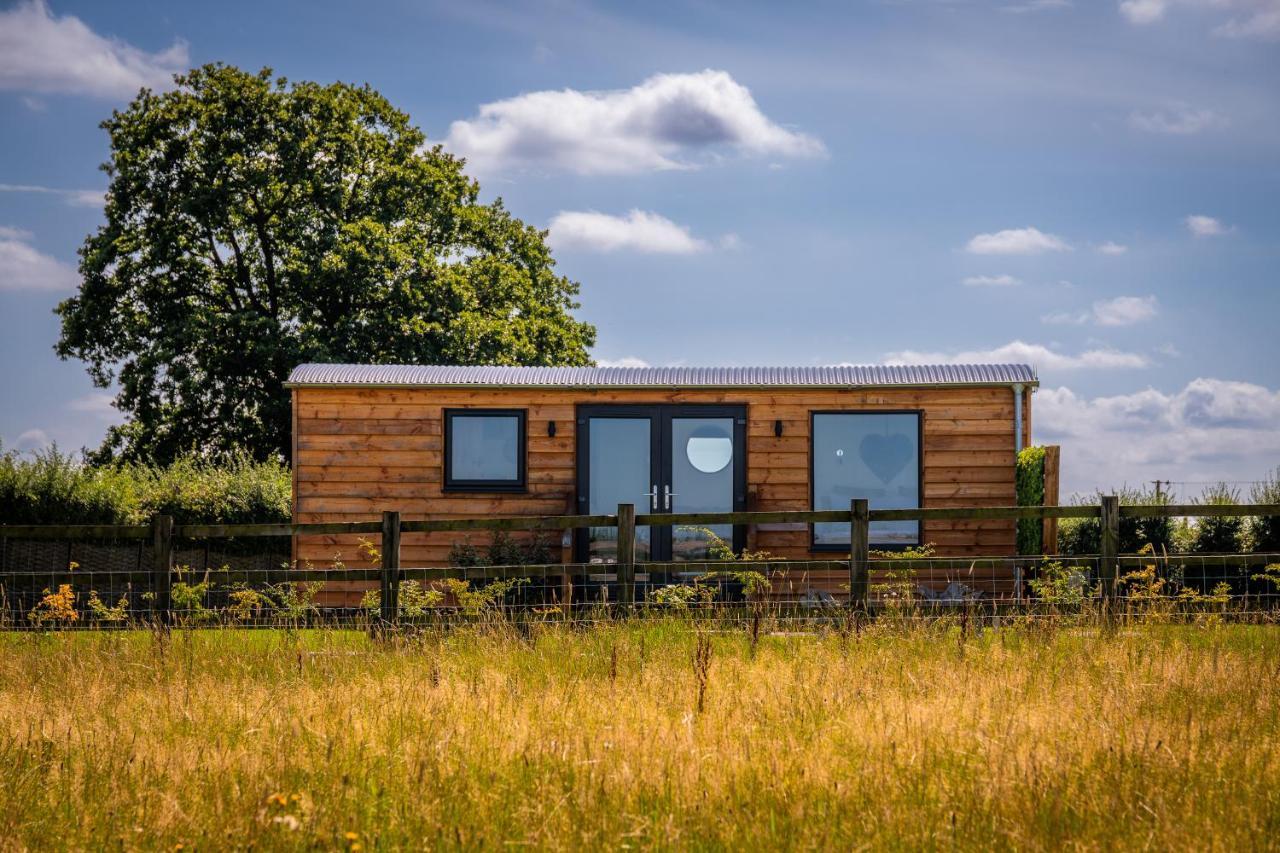 فندق Abberley Shepherds Hut - Ockeridge Rural Retreats Wichenford المظهر الخارجي الصورة