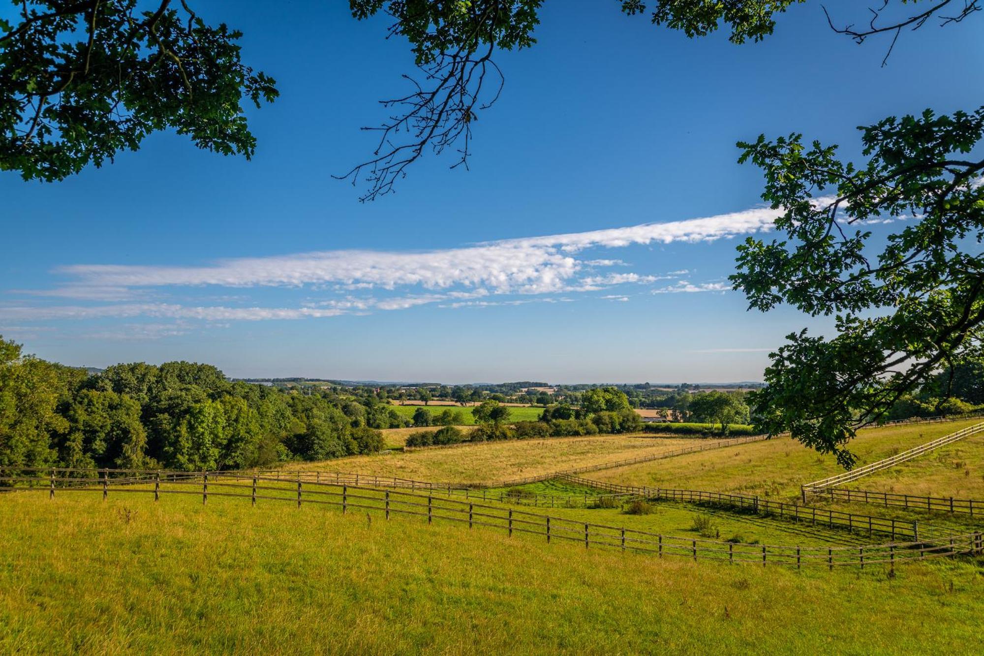 فندق Abberley Shepherds Hut - Ockeridge Rural Retreats Wichenford المظهر الخارجي الصورة